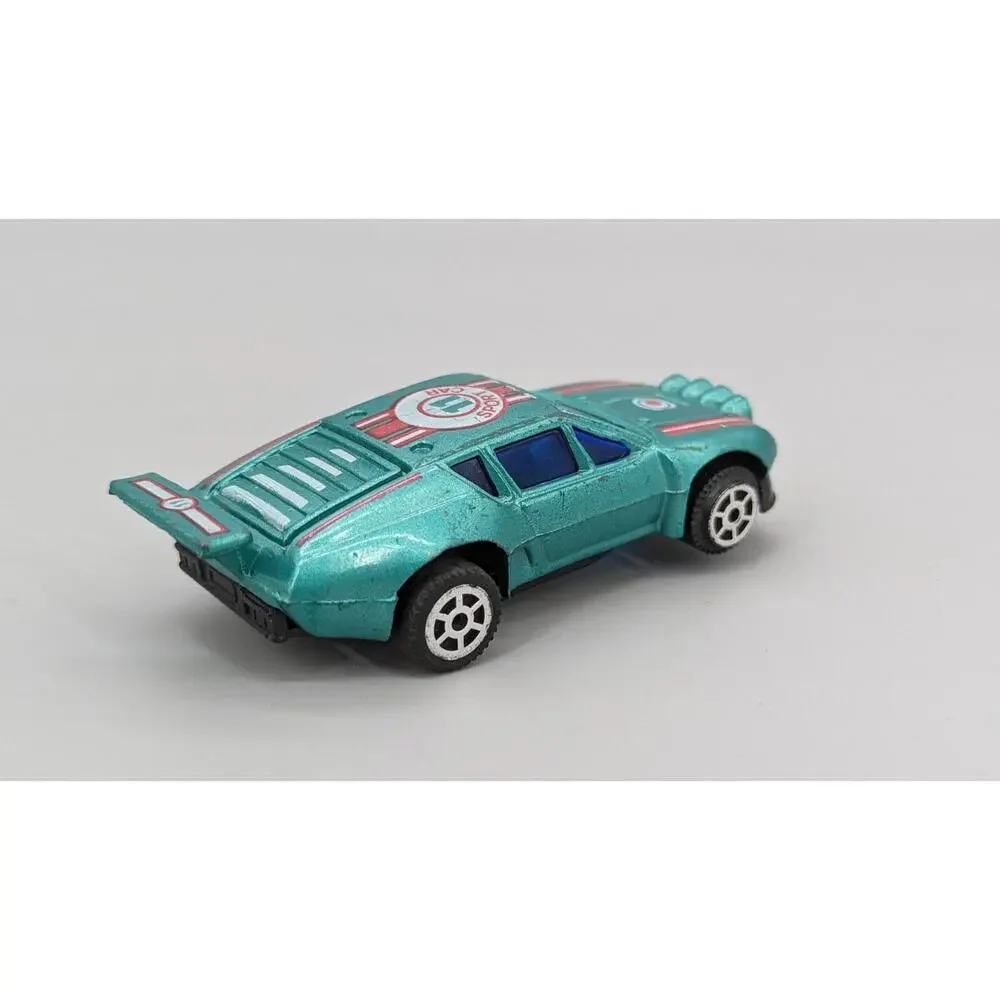 Vintage Leaping Green #11 Diecast Sports Car Made in Macau 1/55 CN113